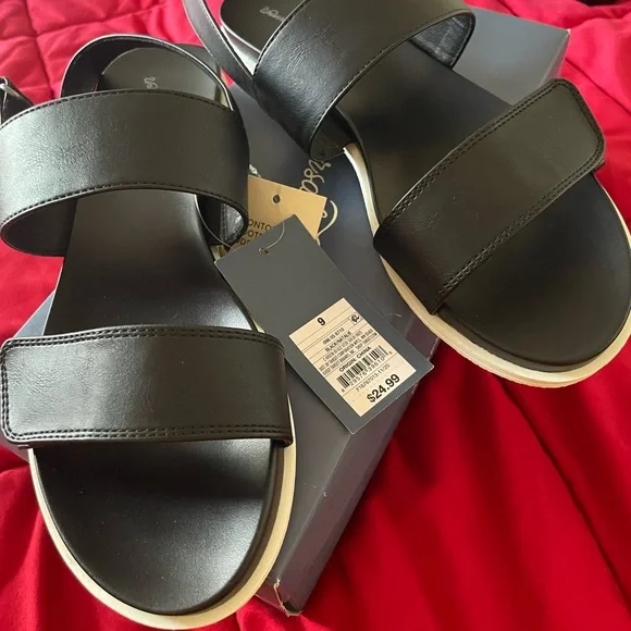 Womens sandals size 9 - Picture 3 of 7